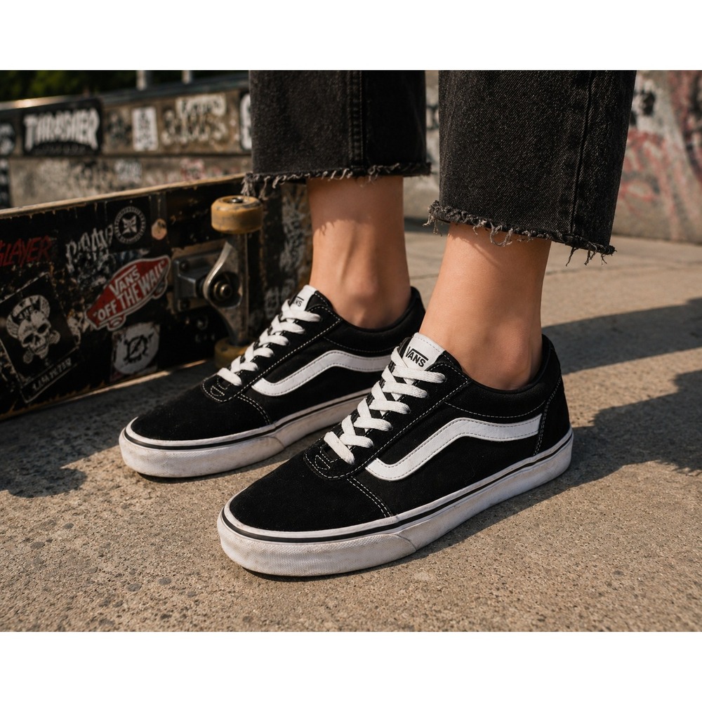 Vans Ward Low Top Sneakers Womens 11 Black White Suede Canvas Skate Shoes